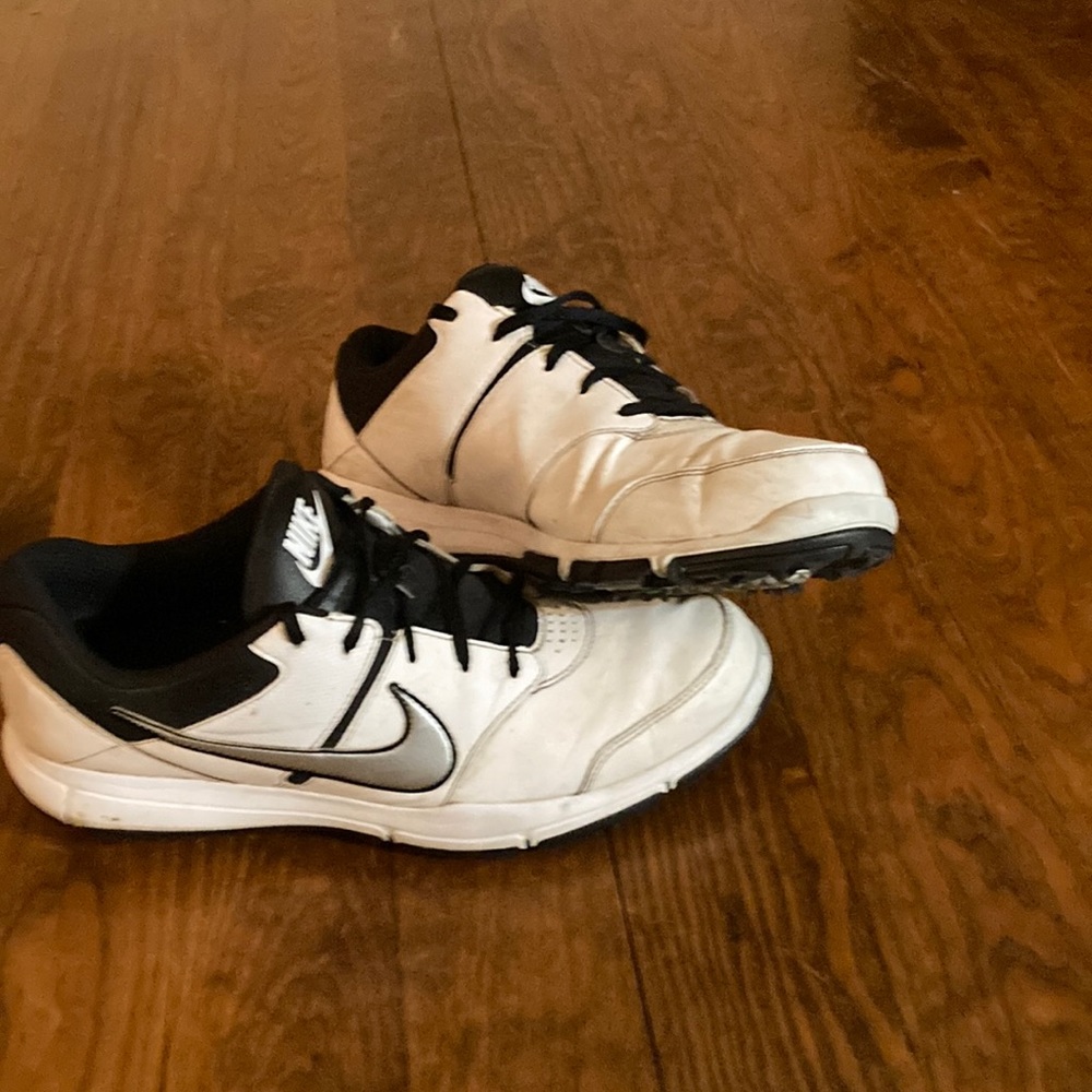 White Nike Golf Shoes. Size 10. Regular Width.